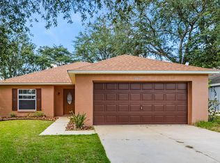 10233 Patrick Dr, Leesburg, FL 34788