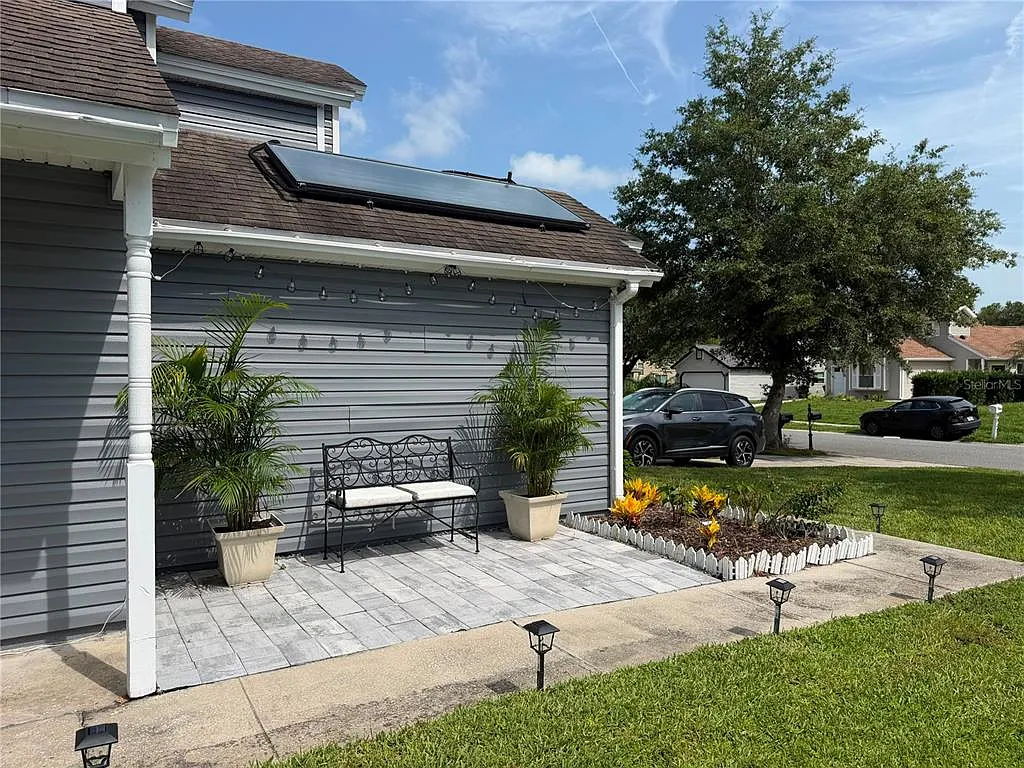 3 bed, 2.5 bath, 1208 sqft, $2,600 — Photo 3