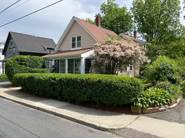 37 Fruit St, Milford, MA 01757