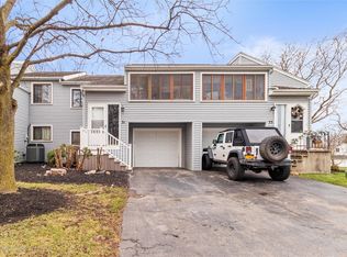 31 Hollingham Rise, Fairport, NY 14450