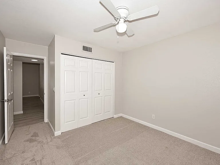 1627 E Redfield Rd — Photo 28