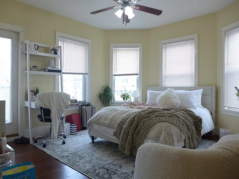 93 Hillside St #4 — Photo 3