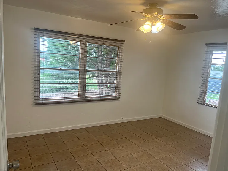 701 Center Ave — Photo 20