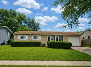 1180 Larkdale Row, Wauconda, IL 60084