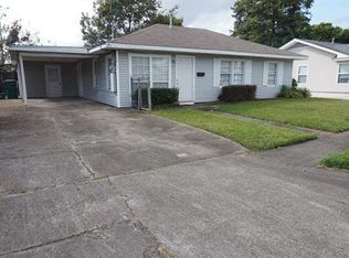 31 Azalea Dr, Gretna, LA 70053