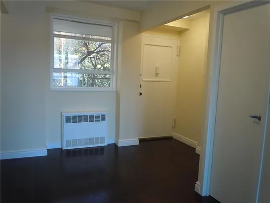 Sold by R New York | media 33