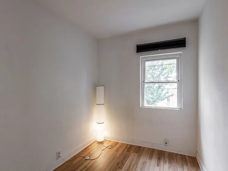 2554 W Cortland St #2 — Photo 18