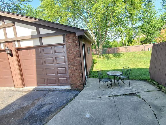 3rd image of 705 Wellington Dr