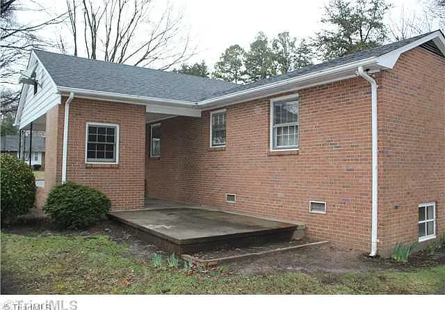 207 Clifton St — Photo 2