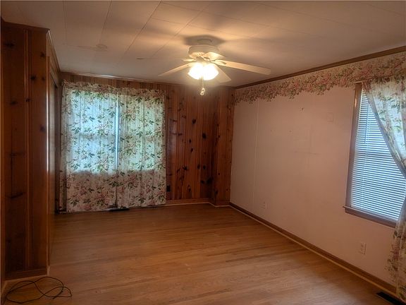 4th image of 109 Bensyl Ave