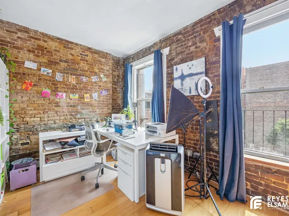 558 West 173rd Street image 4 of 10