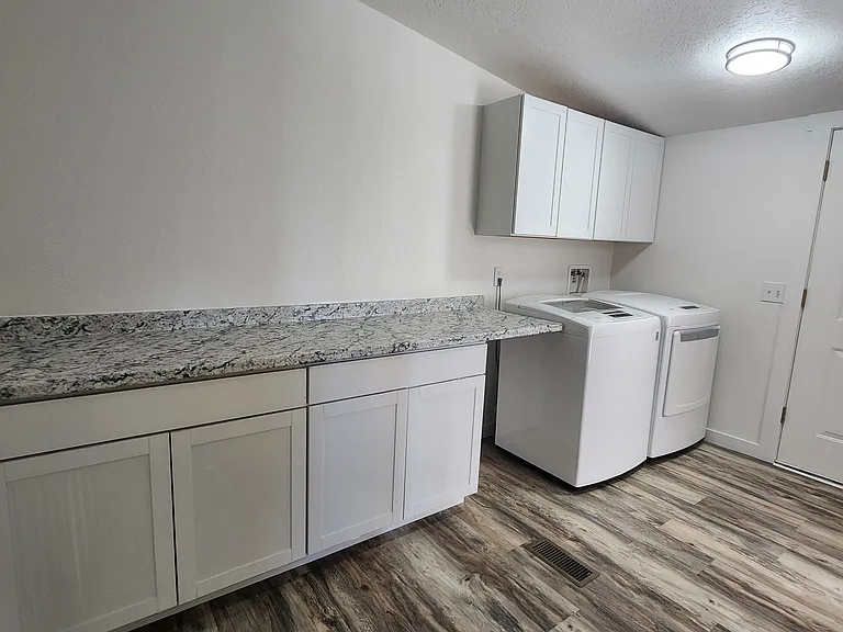 21533 W Laura St — Photo 9