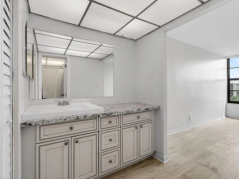 12 Royal Palm Way #501 — Photo 37