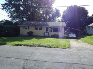 92 Mohegan St, Pittsfield, MA 01201