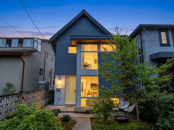 1928 Templeton Dr, Vancouver, BC V5N 4W1