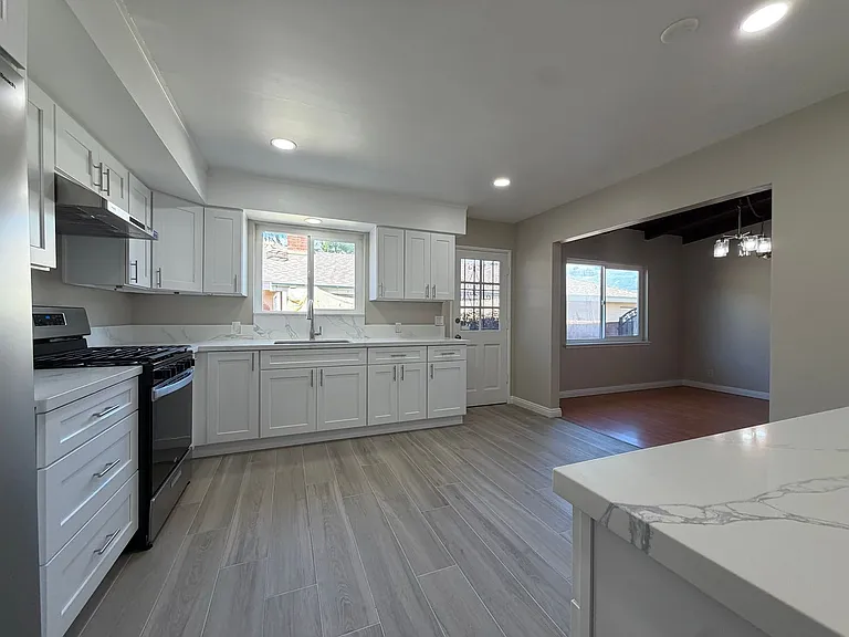 12231 Diane St — Photo 8