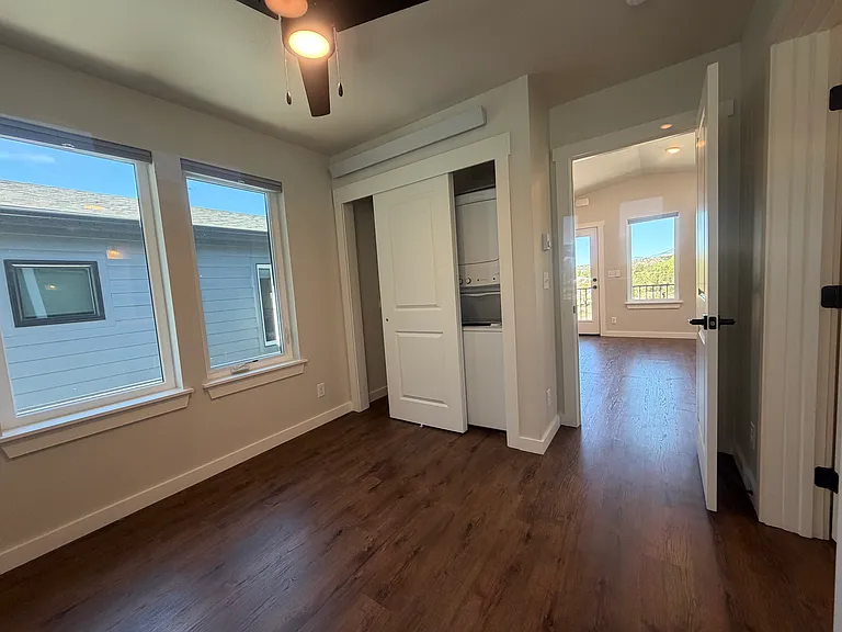 385 Walsh St #A — Photo 11