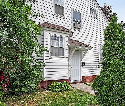 5th image of 10401 Grace Ave