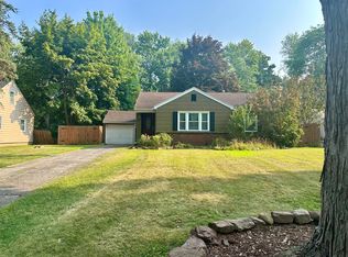93 Southland Dr, Rochester, NY 14623