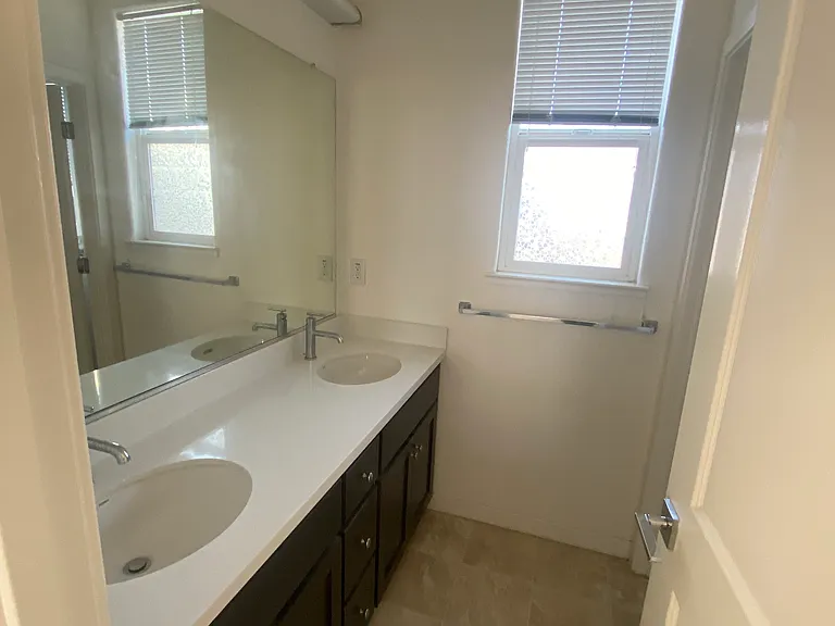 2339 Spitfire Way — Photo 12
