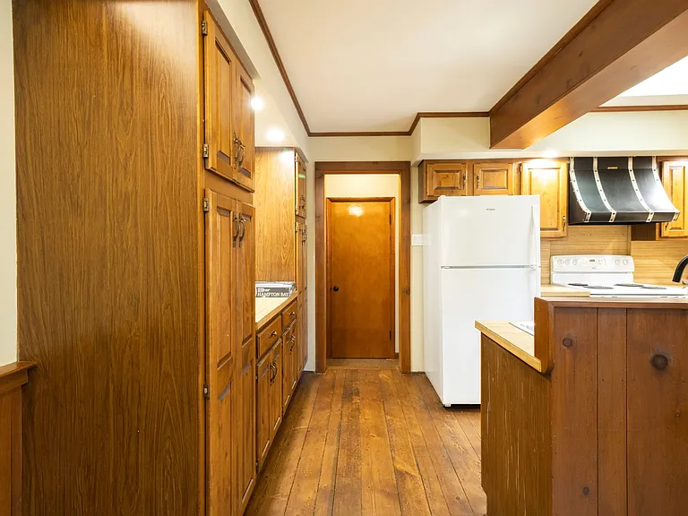 1008 Lakeshore Dr — Photo 17