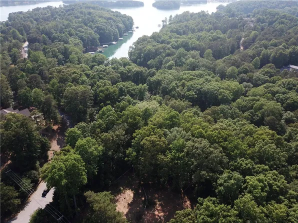 102 Pinnacle Pointe Dr, Seneca, SC 29672