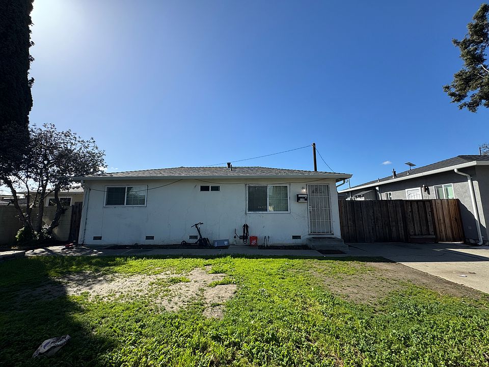 1st image of 113 Muirfield Dr #113