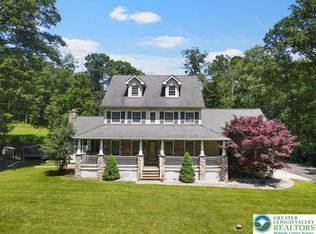 118 Hollow Dr, Stroudsburg, PA 18360