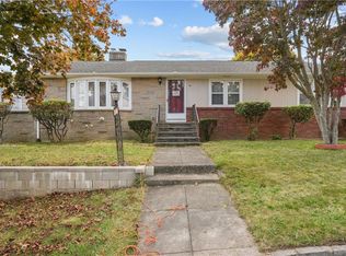 16 Wakefield Ave, Cranston, RI 02920