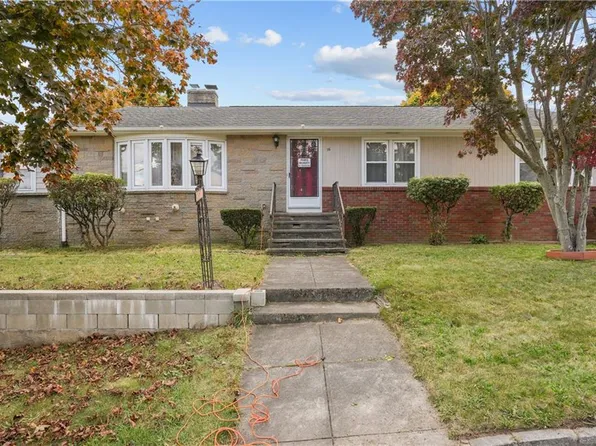 16 Wakefield Ave, Cranston, RI 02920