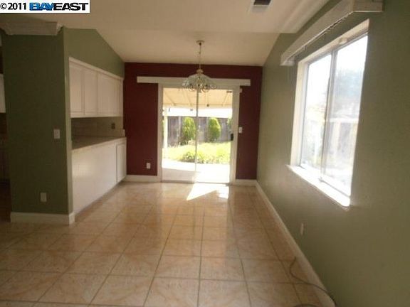 5th image of 776 Horton Ct