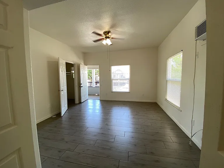 One Bedroom Apartment in Downtown Stockton — Photo 8