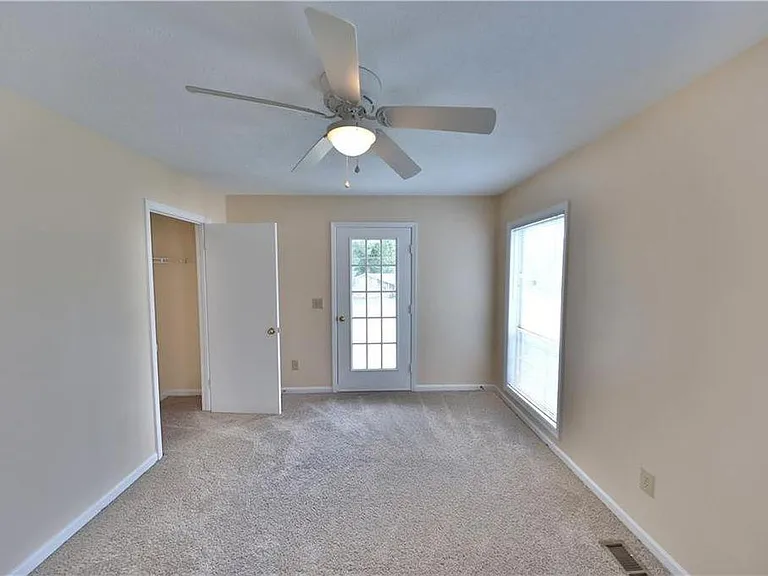 Upstairs Bedroom 1