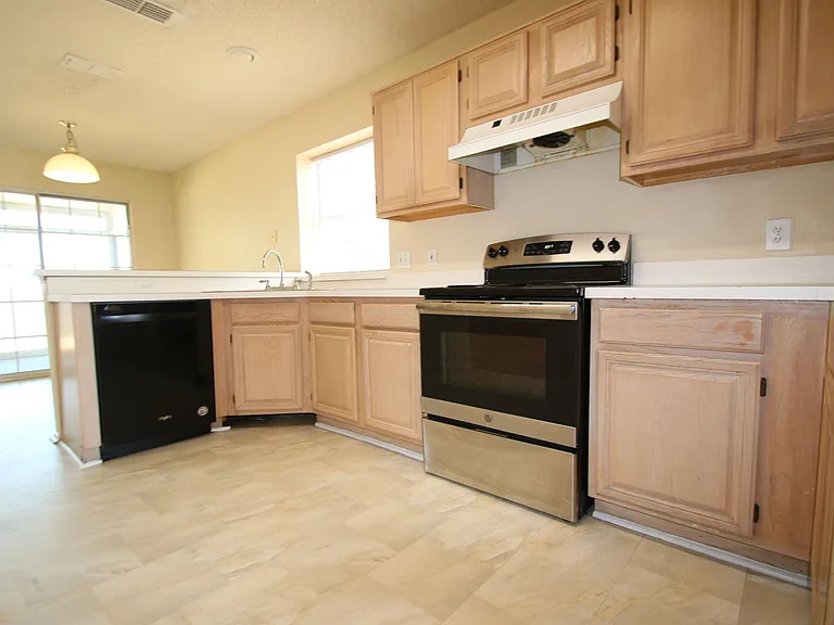 3412 Derby Ct — Photo 3