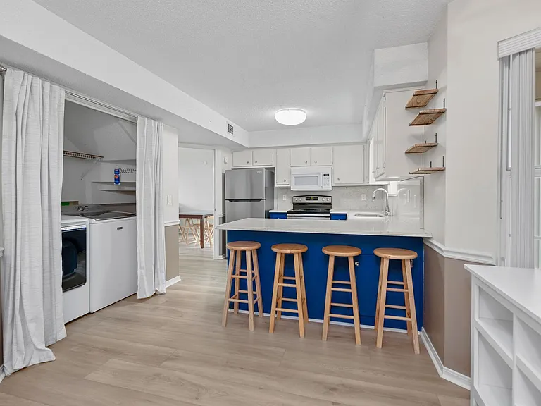6740 Scotts Pl — Photo 11