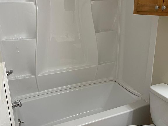 5th image of 178 Jasper St