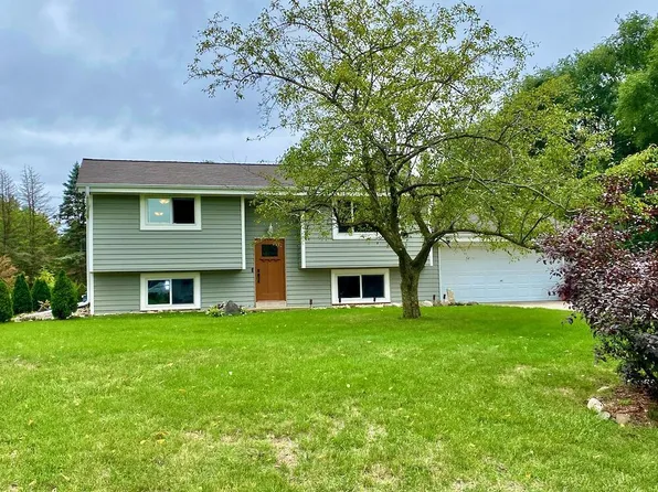 W330S7844 Country LANE, Mukwonago, WI 53149