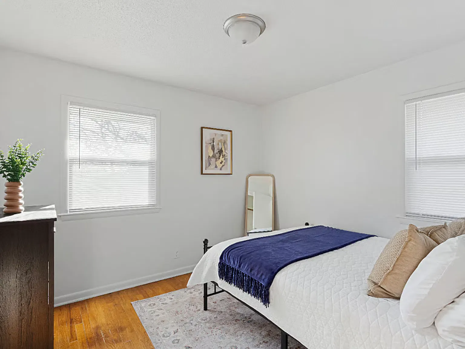 4821 Nicholas St — Photo 3