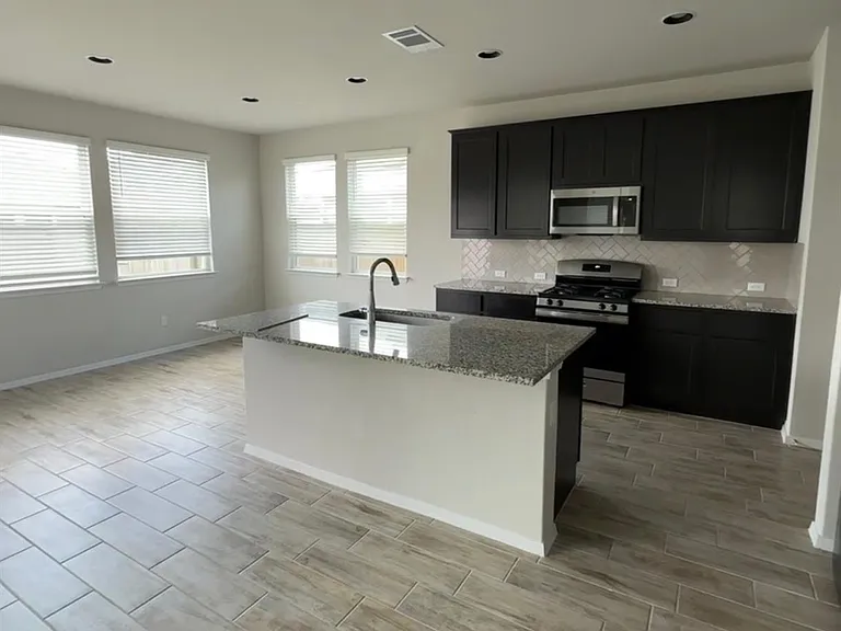 131 Heather Glen Way — Photo 2