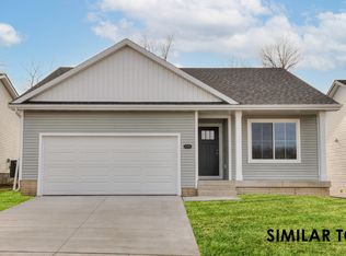 4283 Grover Woods Ln, Des Moines, IA 50317