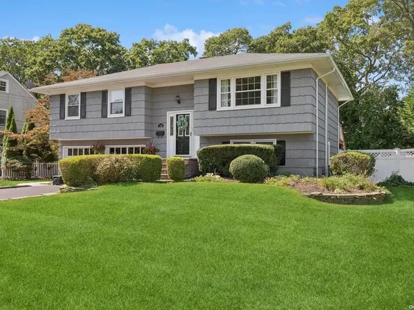 186 Lowell Road, Sayville, NY 11782