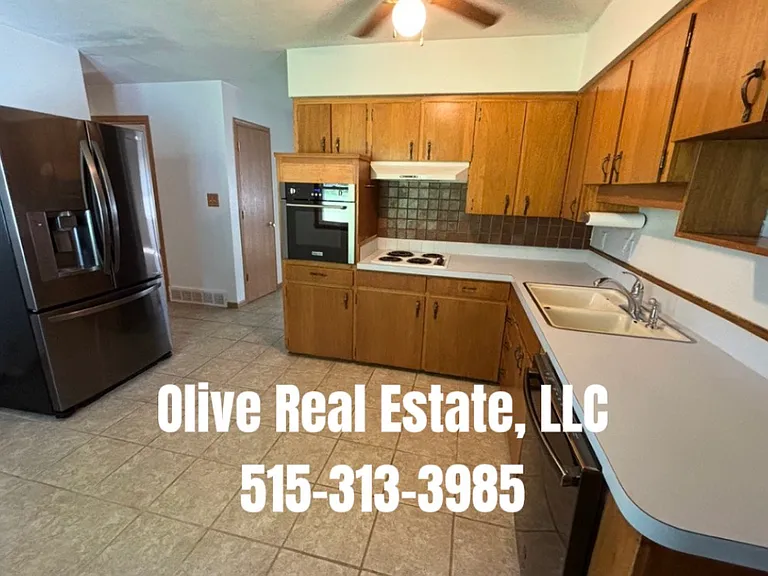 3501 Fairlane Dr — Photo 6