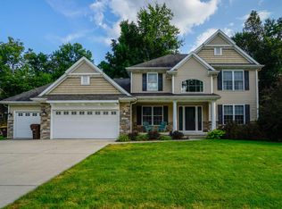 8605 Wheatdale Dr, Lansing, MI 48917