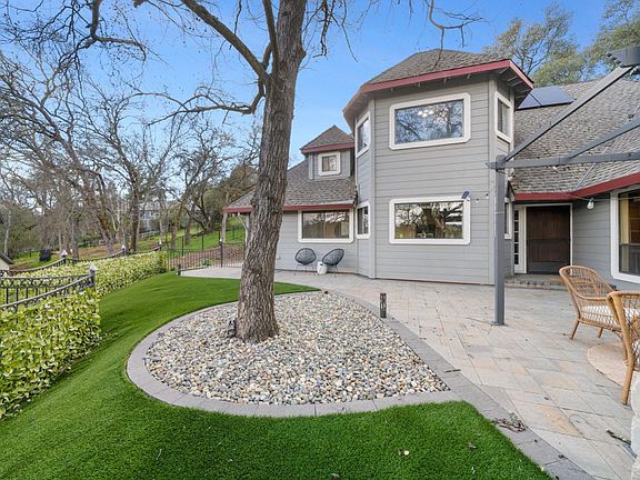 3rd image of 3218 Cambridge Rd