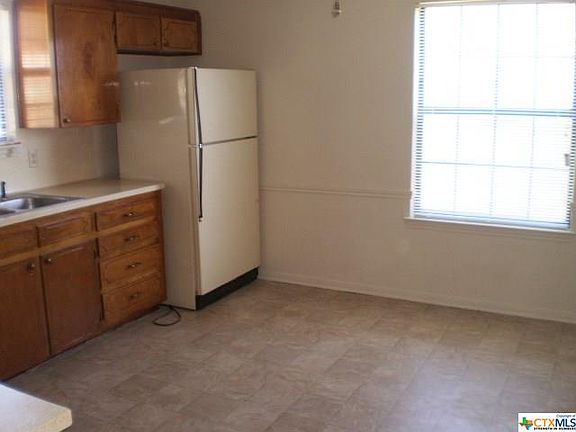 5th image of 213 Spur Dr