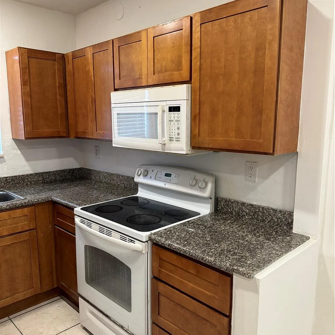 2 bed, 2.0 bath, 1050 sqft, $2,500 — Photo 4