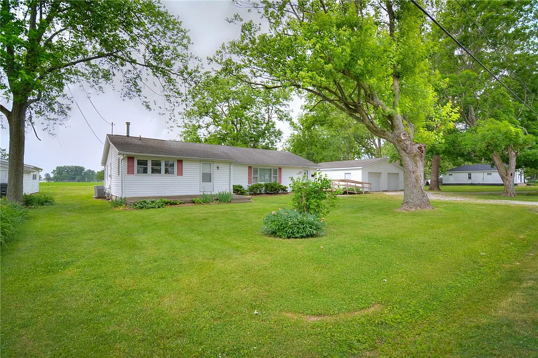 4523 E Rosewood Rd photo 1