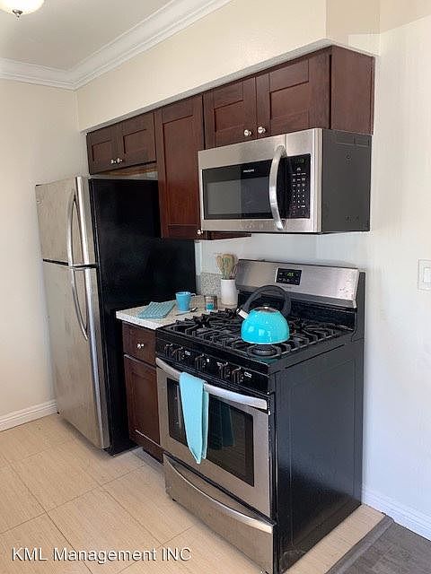1st image of 296 N Oakland Ave APT 1