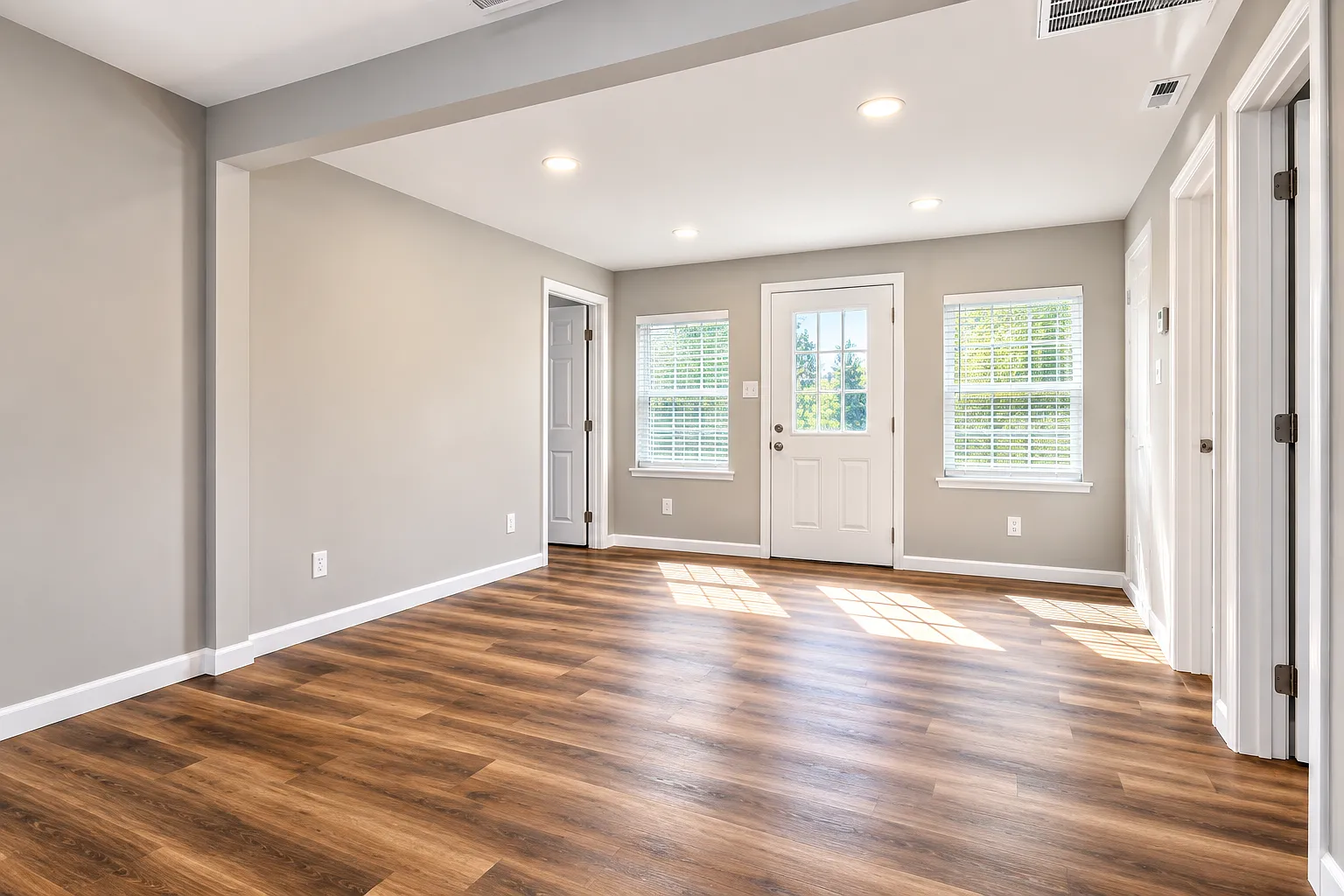 3 bed, 1000 sqft, $1,495 — Photo 4