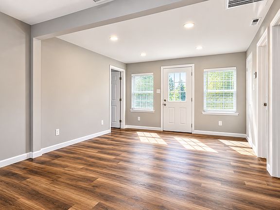 4th image of 1099 Fairview Rd